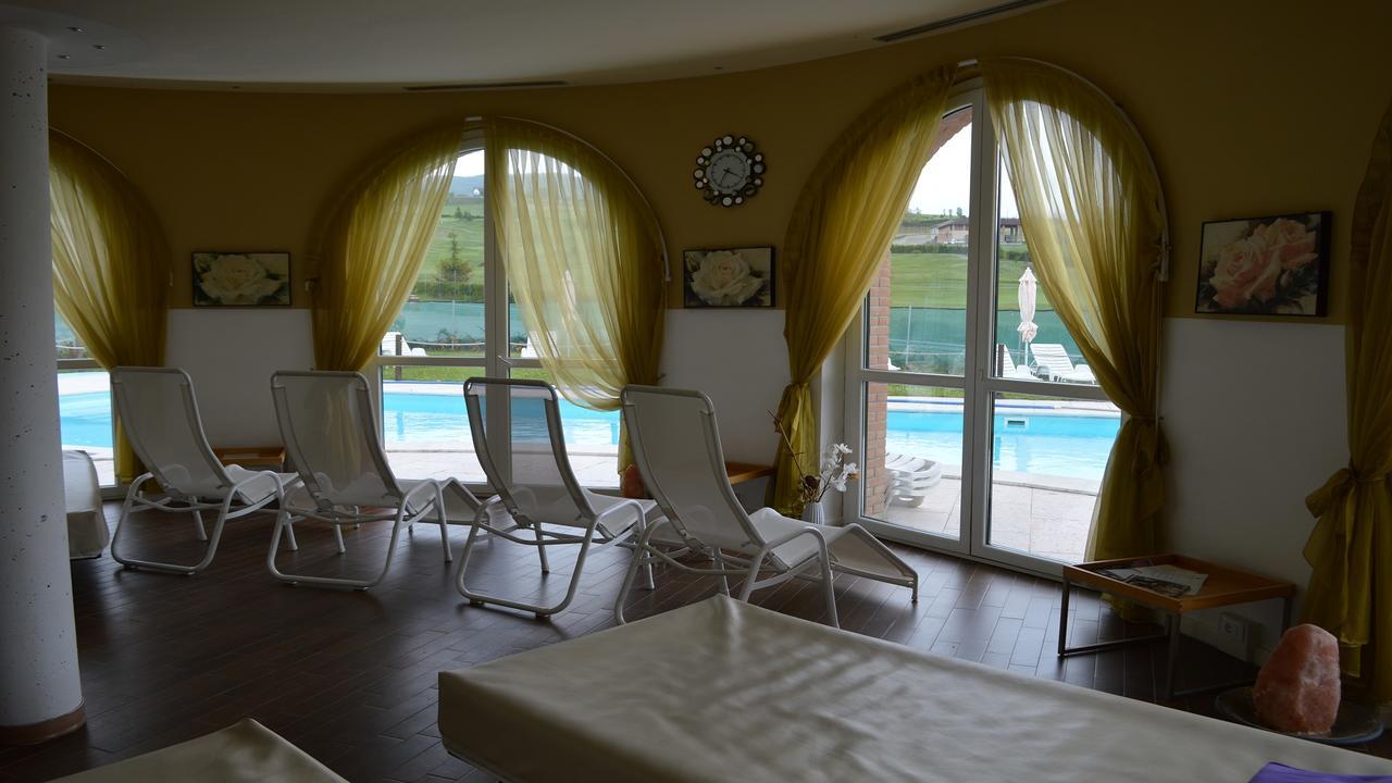 Hotel Golf Valcurone Momperone Zewnętrze zdjęcie