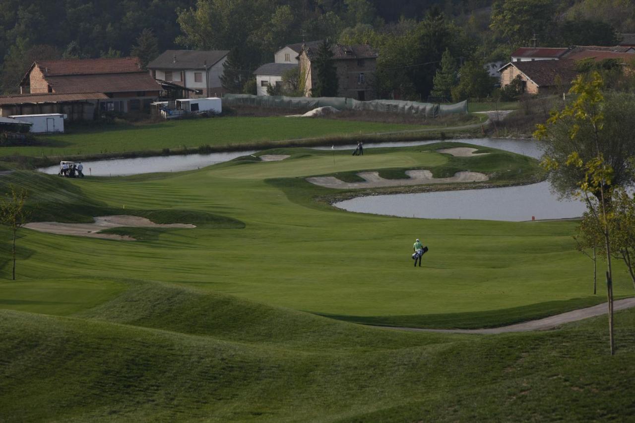 Hotel Golf Valcurone Momperone Zewnętrze zdjęcie