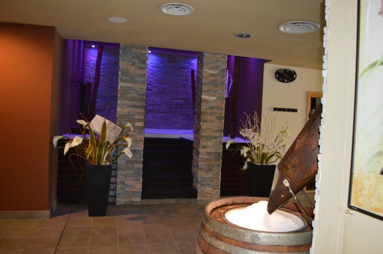 Hotel Golf Valcurone Momperone Zewnętrze zdjęcie